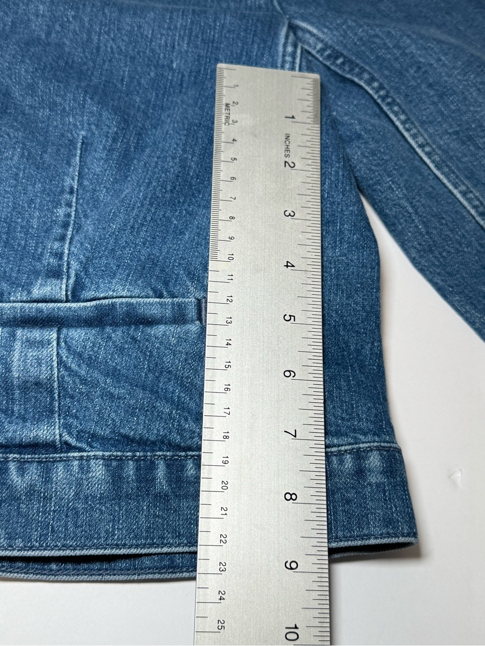 J.Crew Louisa Lady Jacket in Denim - Medium
Wash Cropped size 6 - Picture 5 of 10
